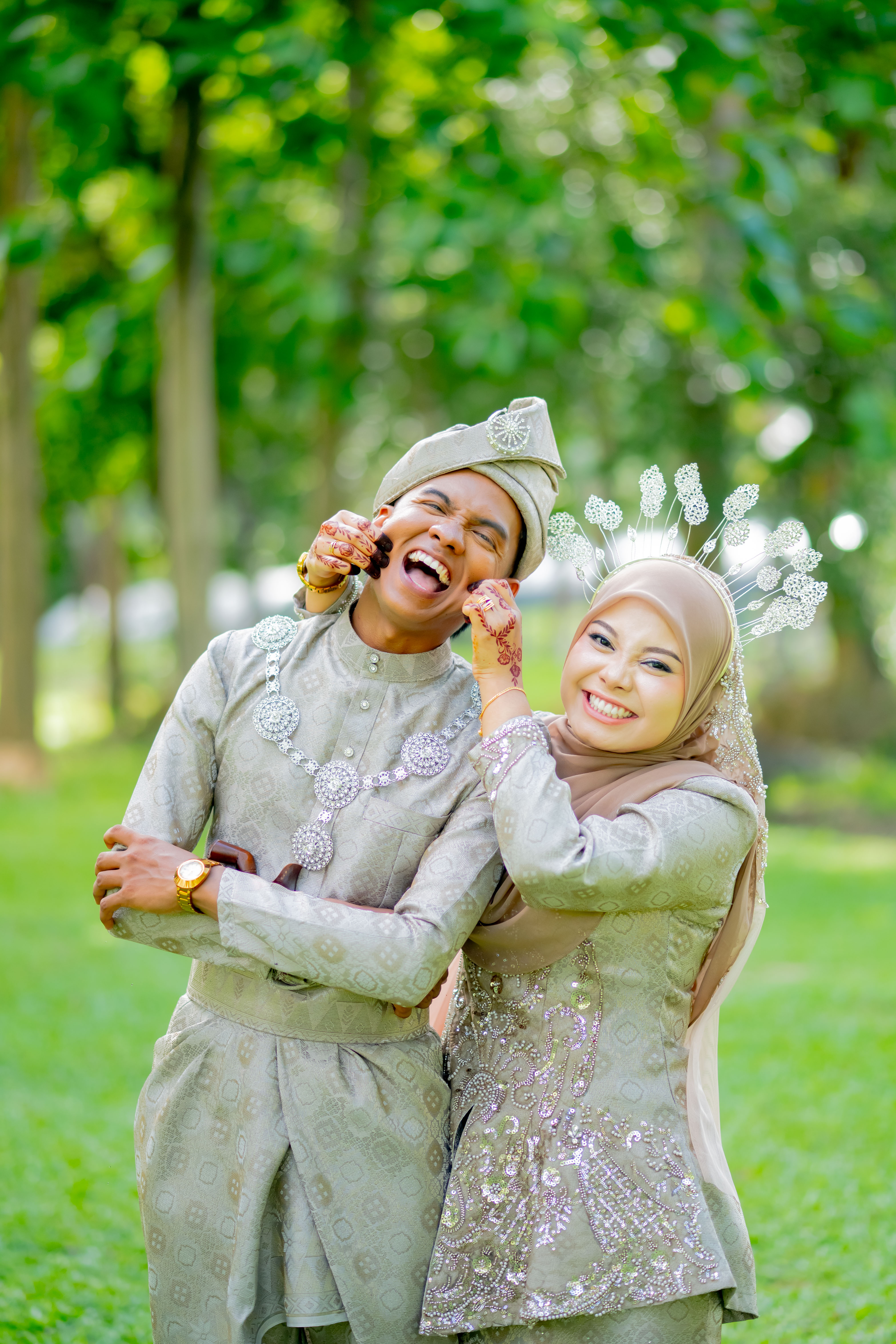 Adam & Aina - Bertandang
